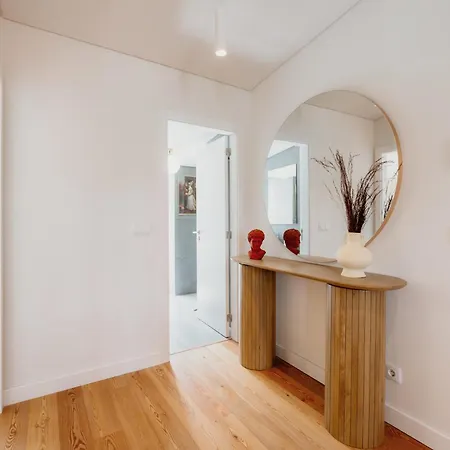 Orange House - Stunning One-bedroom 2e Apartment Lisbon