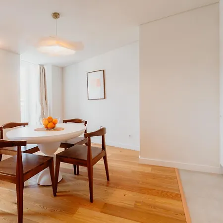 Orange House - Stunning One-bedroom 2e Apartment